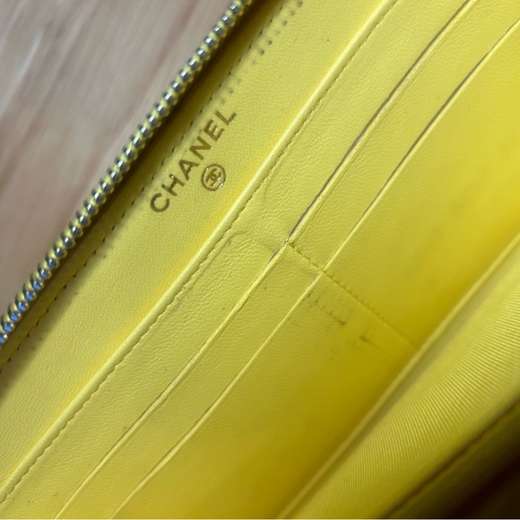 Authentic CHANEL Matelasse Yellow Lambskin Bi-Fold Zip Around Wallet - Picture 5 of 16